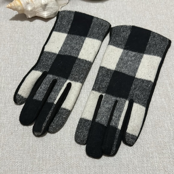 Bass & Co brand Wool Gloves-Classic Buffalo Plaid in Black & White-Sz S-EUC - Picture 3 of 11